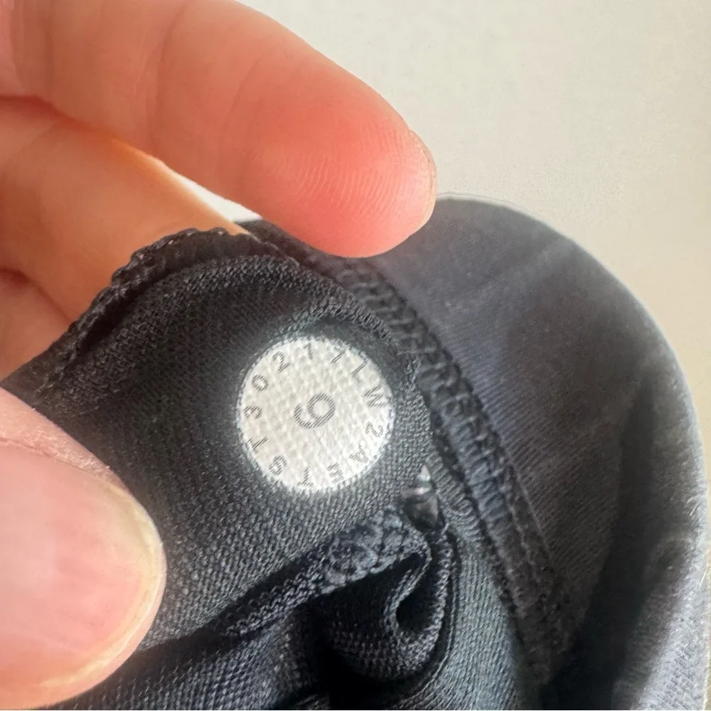 Lululemon Invigorate Bra Womens size 6 Black Workout Gym Yoga Running Casual‎